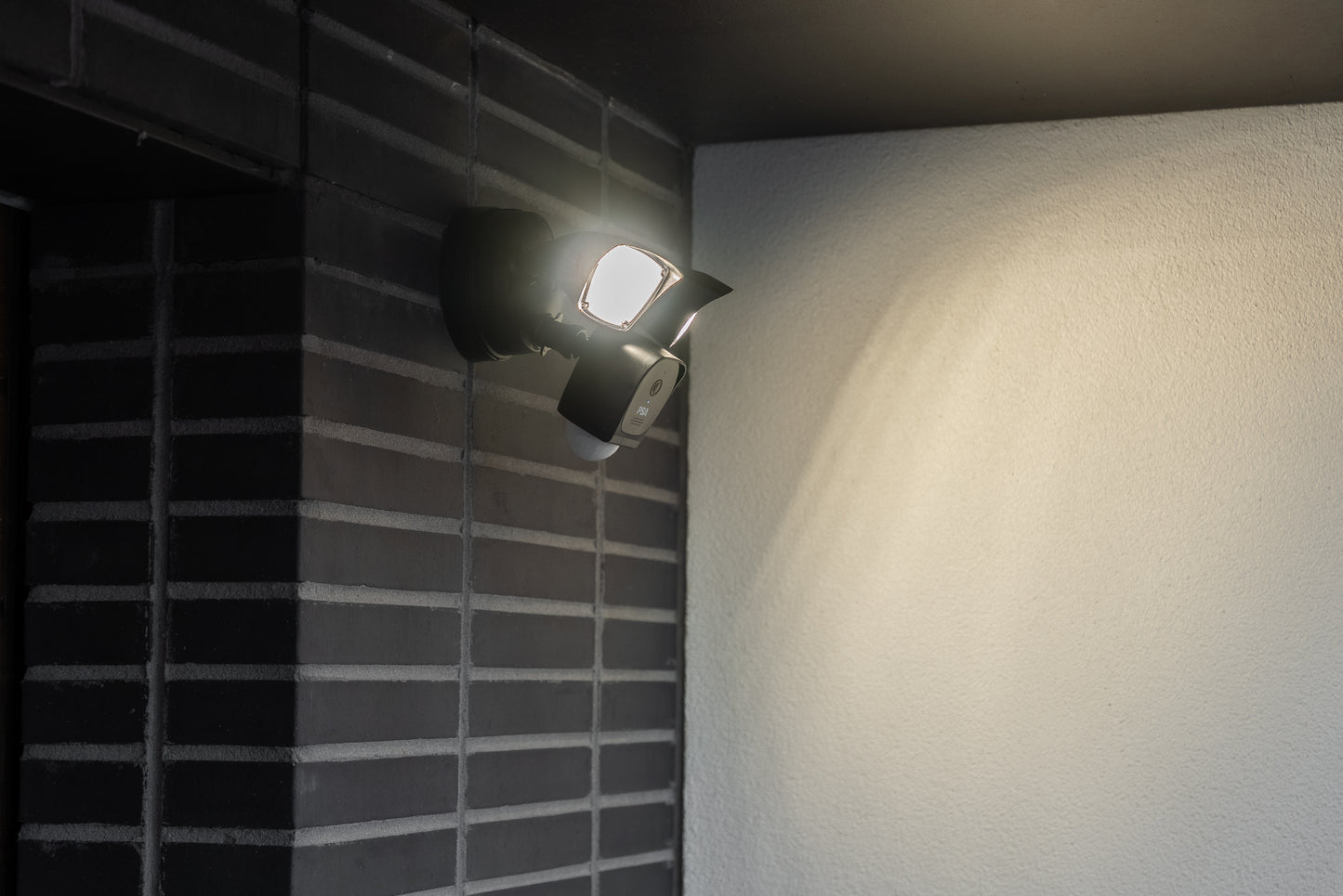 PSA Centrii SensorGuard Plus Floodlight with Camera